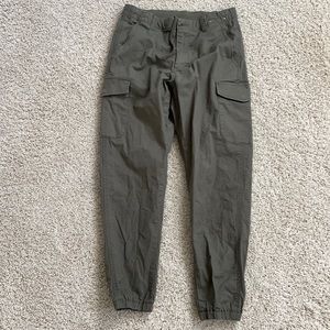 uniqlo cargo joggers